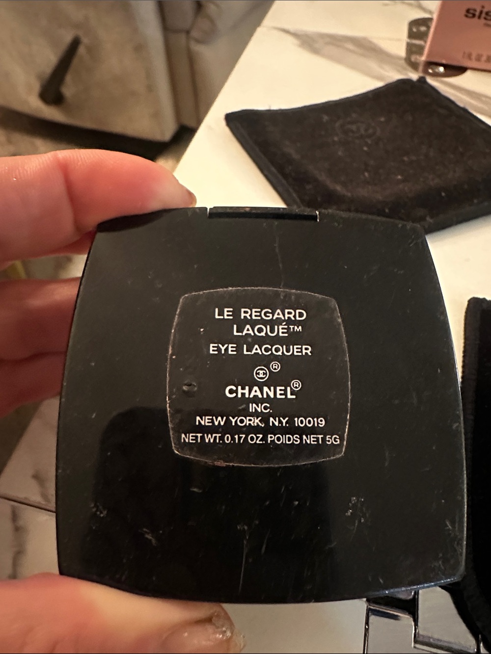 CHANEL Compact Powder Duo in White & Black Cases with Assorted Makeup - Picture 7 of 11